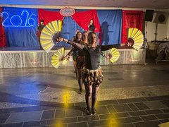 und mit einem modernen Showtanz - das »FKK-Gernsehballett«